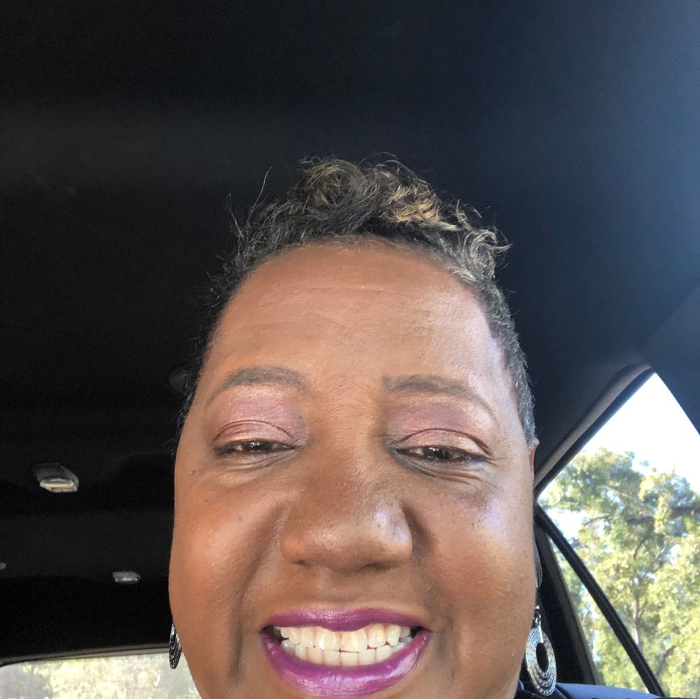 Meet your Posher, Lynda